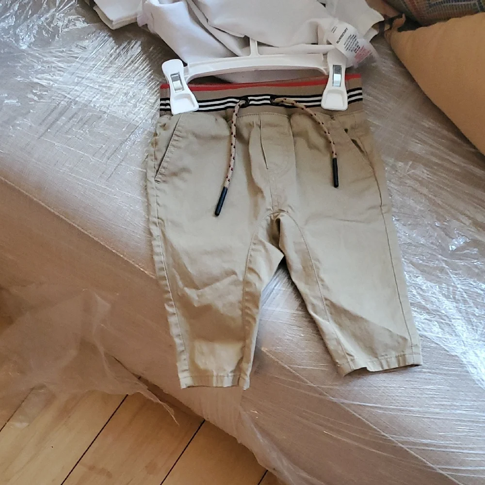 Burberry (Set) Flash $109 Discounted Shipping - Picture 5 of 10
